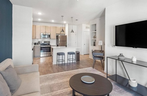 Cordova Apartment | Landing | Modern 1BD, Gym, Yoga Studio