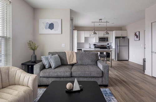 Richmond Apartment | Landing | Modern 1BD, Gym, Game Room