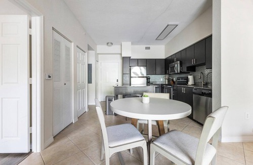 Miramar Apartment | Landing | Modern 2BD, Gym, Clubhouse