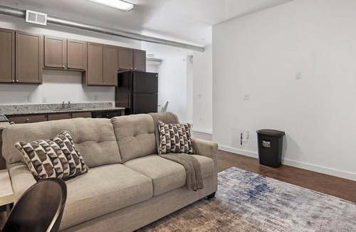 Church Hill Apartment | Landing | Modern 2BD, Rooftop Lounge, Pool