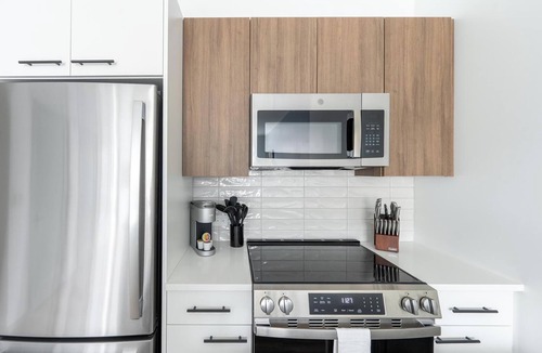 Haverhill Apartment | Landing | Spectacular 1BD, Gym, Pool