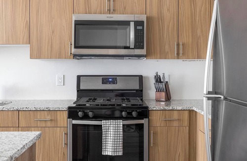 Carteret Apartment | Landing | Spectacular 1BD, Courtyard, Gym