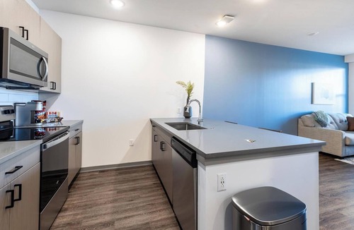 Coraopolis Apartment | Landing | Spectacular 1BD, Gym, Clubhouse
