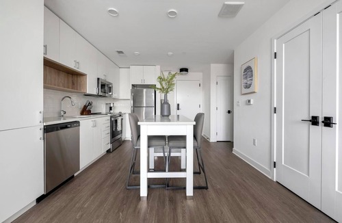 Old Town West Apartment | Landing | Spectacular 1BD, Courtyard, Gym