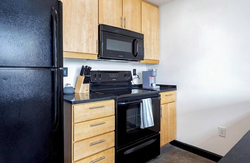 North Chesterfield Apartment | Landing | Stunning 1BD, Gym, Clubhouse