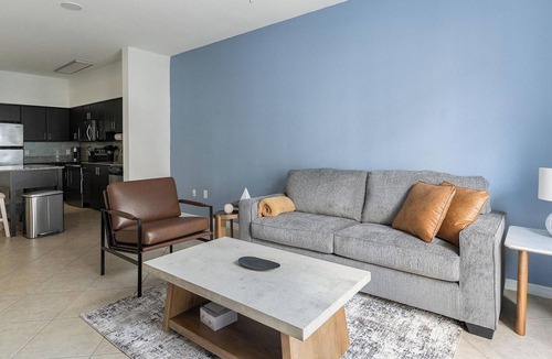 Miramar Apartment | Landing | Stunning 1BD, Gym, Clubhouse