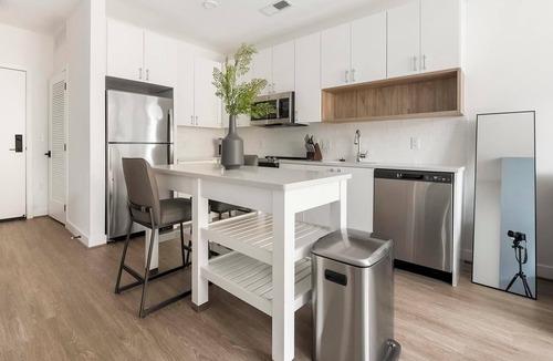 Old Town West Apartment | Landing | Stunning 1BD, Clubhouse, Gym