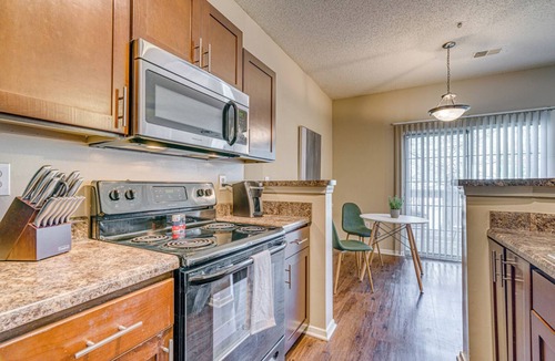 Germantown Apartment | Landing | Stunning 1BD, Tennis Court, Gym