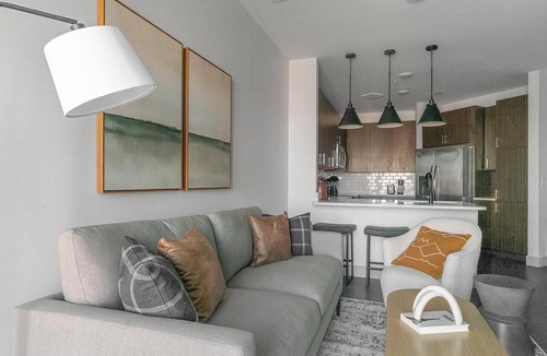Richmond Apartment | Landing | Stylish 1BD, Pool, Clubhouse