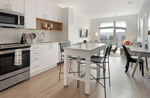 Old Town West Apartment | Landing | Stylish 1BD, Courtyard, Gym