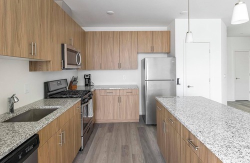 Carteret Apartment | Landing | Stylish 2BD, Courtyard, Gym