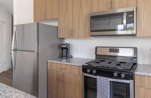 Carteret Apartment | Landing | Stylish 2BD, Gym, Courtyard