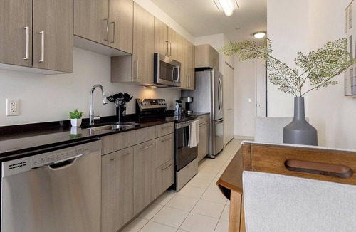 Downtown Hartford Apartment | Landing | Stylish Studio, Gym