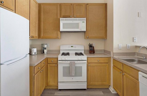 Norristown Apartment | Landing | Stylish 2BD, Pool, Clubhouse