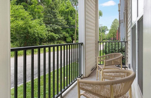 Norristown Apartment | Landing | Stylish 2BD, Pool, Clubhouse