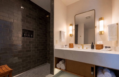 Whitefish Hotel | LARCH HOUSE