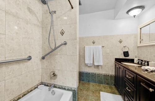 Hollywood Hills Apartment | Large 12 Guest Home w Pool, Hollywood FL