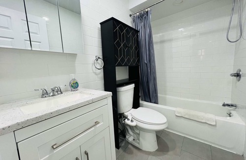 Hell's Kitchen Apartment | Large 2BR Midtown Apartment Walk to Times Square