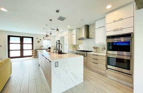 Lauderdale Beach House | Large 4-bedroom home-Downtown-Heated Pool-across the street from the beach