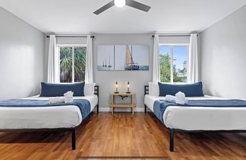 Tarpon River House | Large and modern house in Fort Lauderdale with hot tub!