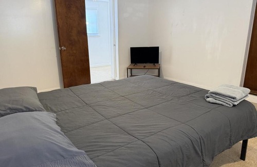 Perth Amboy Apartment | Large and private 3 bedroom and 2 bathroom apartment, separate street entrance