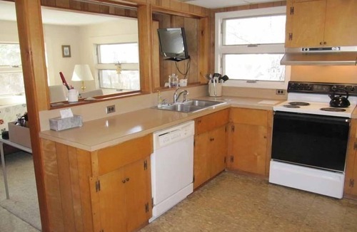 Commercial Street House | Large Beautiful Family Home in the Heart of the West End! RPSH009