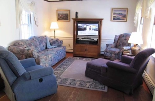 Commercial Street House | Large Beautiful Family Home in the Heart of the West End! RPSH009
