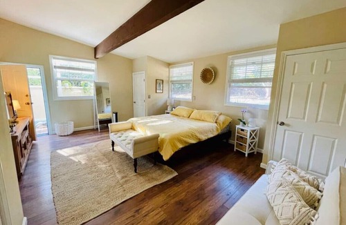 Hedgerow House | Large charming guest house close to Miramar.