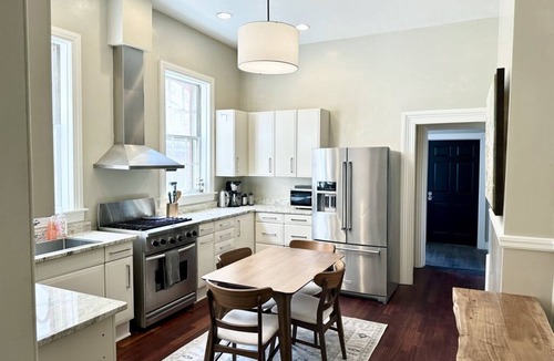 Monroe Ward House | Large City Center House - 7 BEDS/2 BA w/parking