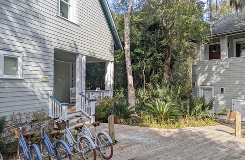 Cape Fear Station House | Large deck on main level and screened in porch, private crofter; access to both clubs!