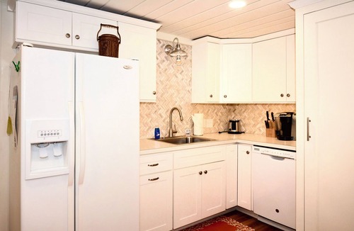 Rehoboth by the Sea House | Large Downtown Dewey Beach House Parking Pet Friendly