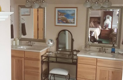 Polson House | Large Flathead Home 'The Chateau' 6 Bedroom Sleeps 18