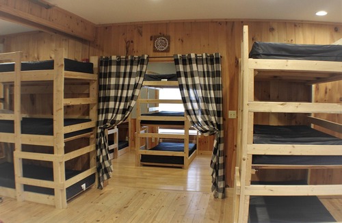 Southcrest Cabin | Large Groups - sleeps up to 24 -group ski rentals & lift tickets available