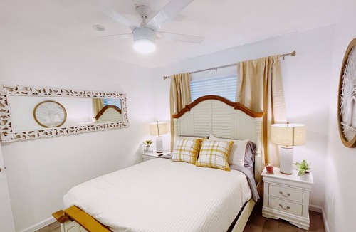 Imperial Point House | Large & Modern 4 BR home w/pool in Fort Lauderdale