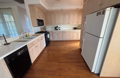 Forest House | Large & spacious main house unit