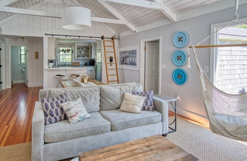 West of Town House | Large yard, deck & hot tub 4 bedroom, sleeps 9