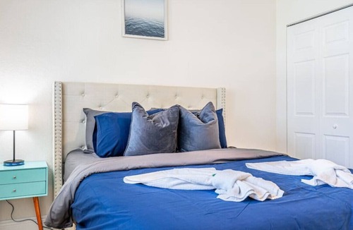 Oakland Park House | Larry's Lauderdale Getaway with Heated Pool & Tiki Hut