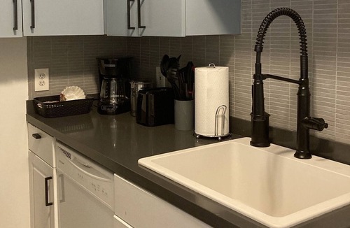 Colee Hammock House | Las Olas 2 Bedroom Villa House: Walking to Beach, Dining and Nightlife!