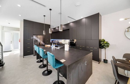 Victoria Park House | Las Olas 3/4 Zen Home with Pool and Hot Tub Near the Beach