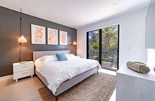 Downtown Fort Lauderdale Villa | Las Olas Designer Home with heated pool - Must!