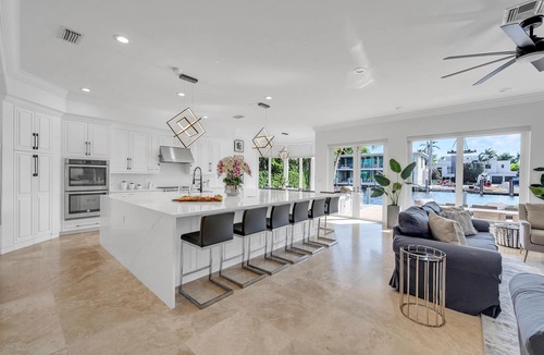 Hendricks and Venice Isles Villa | Las Olas Isles Waterfront Villa | Heated Pool & Dock | Fiesta Key | VlLLAS
