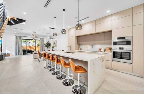 Colee Hammock House | Las Olas Luxury Stay Family-Friendly & HTD Pool