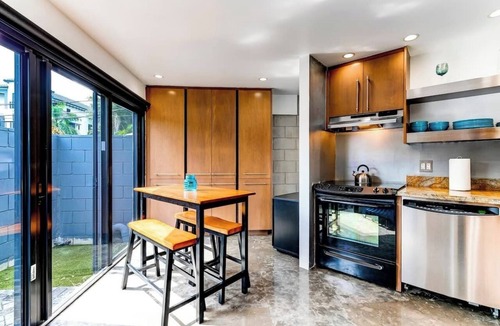 Hendricks and Venice Isles Apartment | Las Olas Triplex w/Water View, 5min to Beach