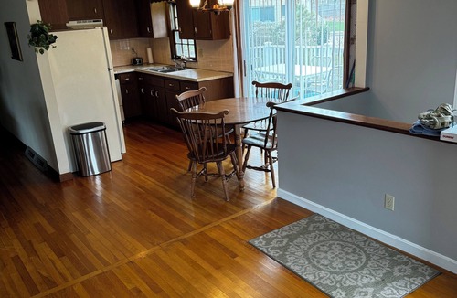 West Dennis Cottage | Last minute Cape cod rental Bikes, Beach ,ac ,laundry ,ping pong table