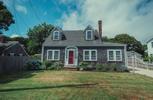 Mara Vista House | Last minute deal - walk to the beach - 4 bedroom - super cute!