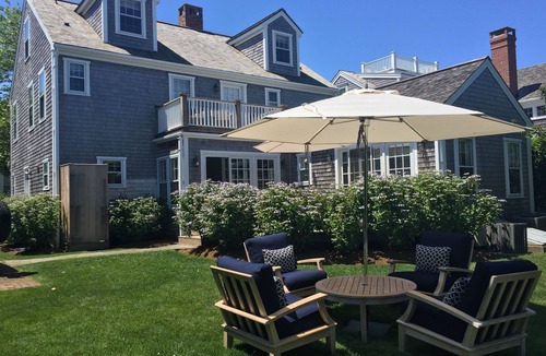 Nantucket Town House | Last week of Aug open, enjoy Labor Day on Nantucket. Fall dates available