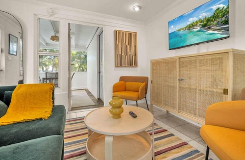 Coral Brook Apartment | Later Gator - Pool - Canal - Wilton Drive