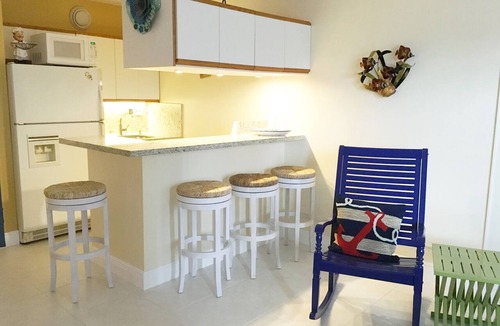 Lauderdale-by-the-Sea Apartment | Lauderdale By The Sea Beachfront Studio With Ocean View