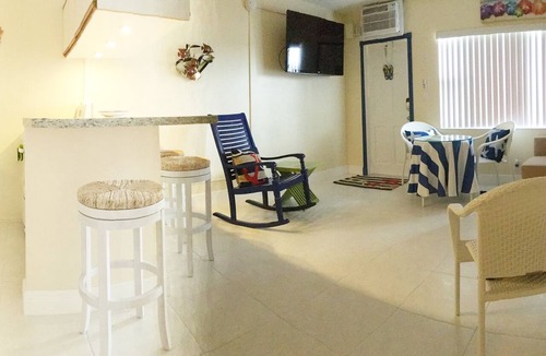 Lauderdale-by-the-Sea Apartment | Lauderdale By The Sea Beachfront Studio With Ocean View