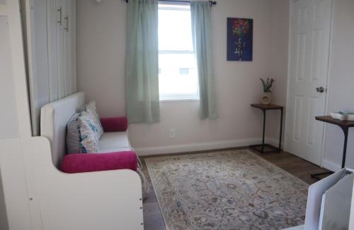 Poinciana Park Apartment | Lauderdale Breeze Villas - Cozy Coastal Studio